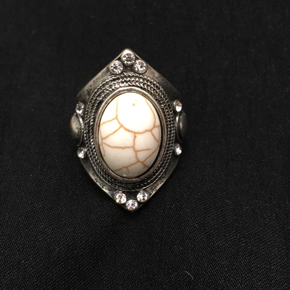 ‼️BOOT BARN STRECHY RING‼️